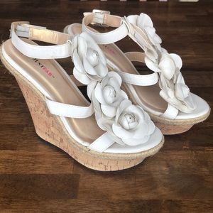 Flower cork wedges - Never worn